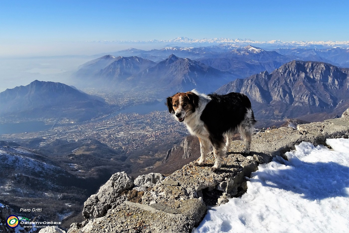 05 Dal Resegone vista panoramica su Lecco, i suoi laghi, i suoi monti.JPG